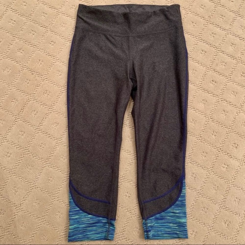 Xersion Athletic Gray & Teal Workout Capris